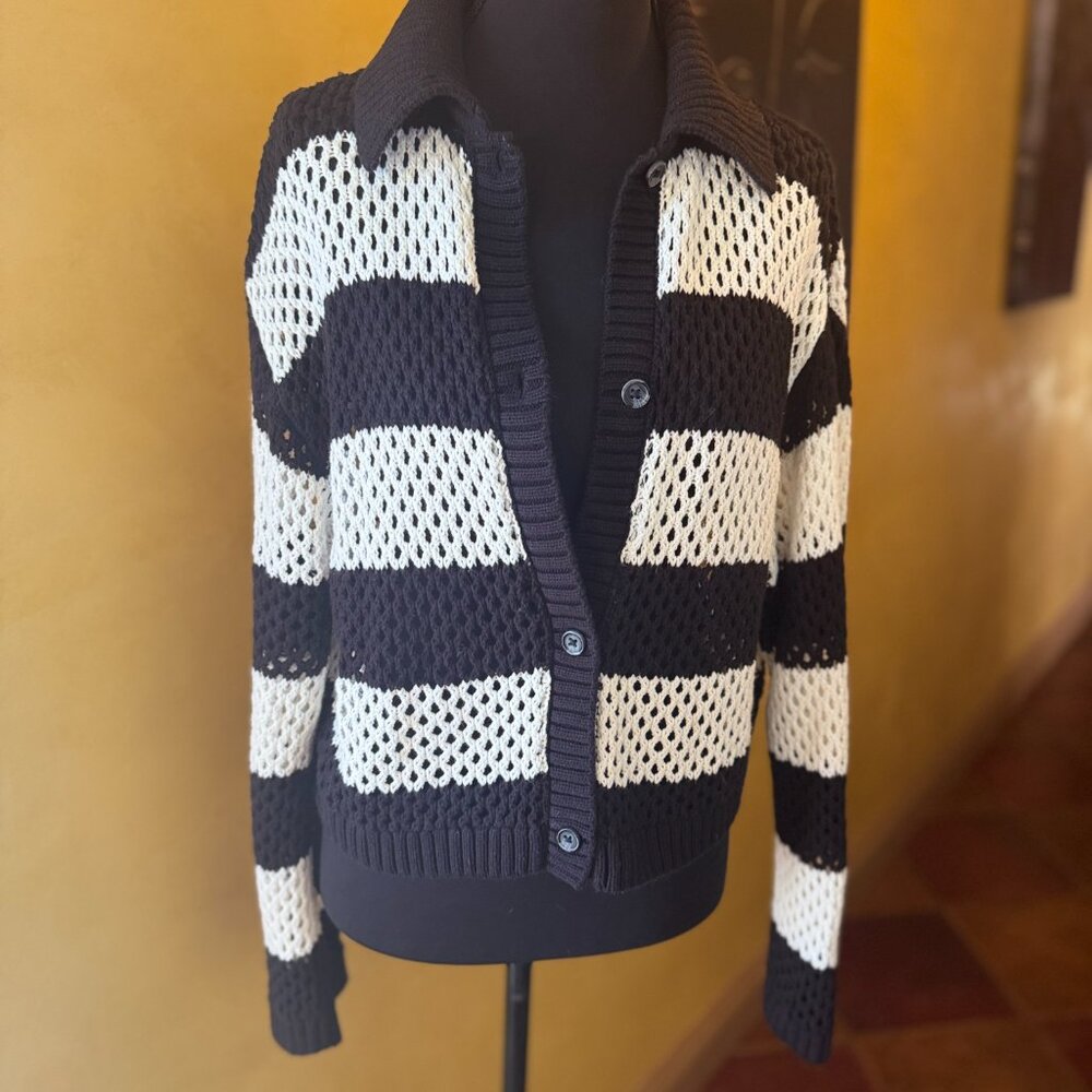 NWOT! H&M Divided Black & White Striped Open Knit Button-Up Sweater – Size Small